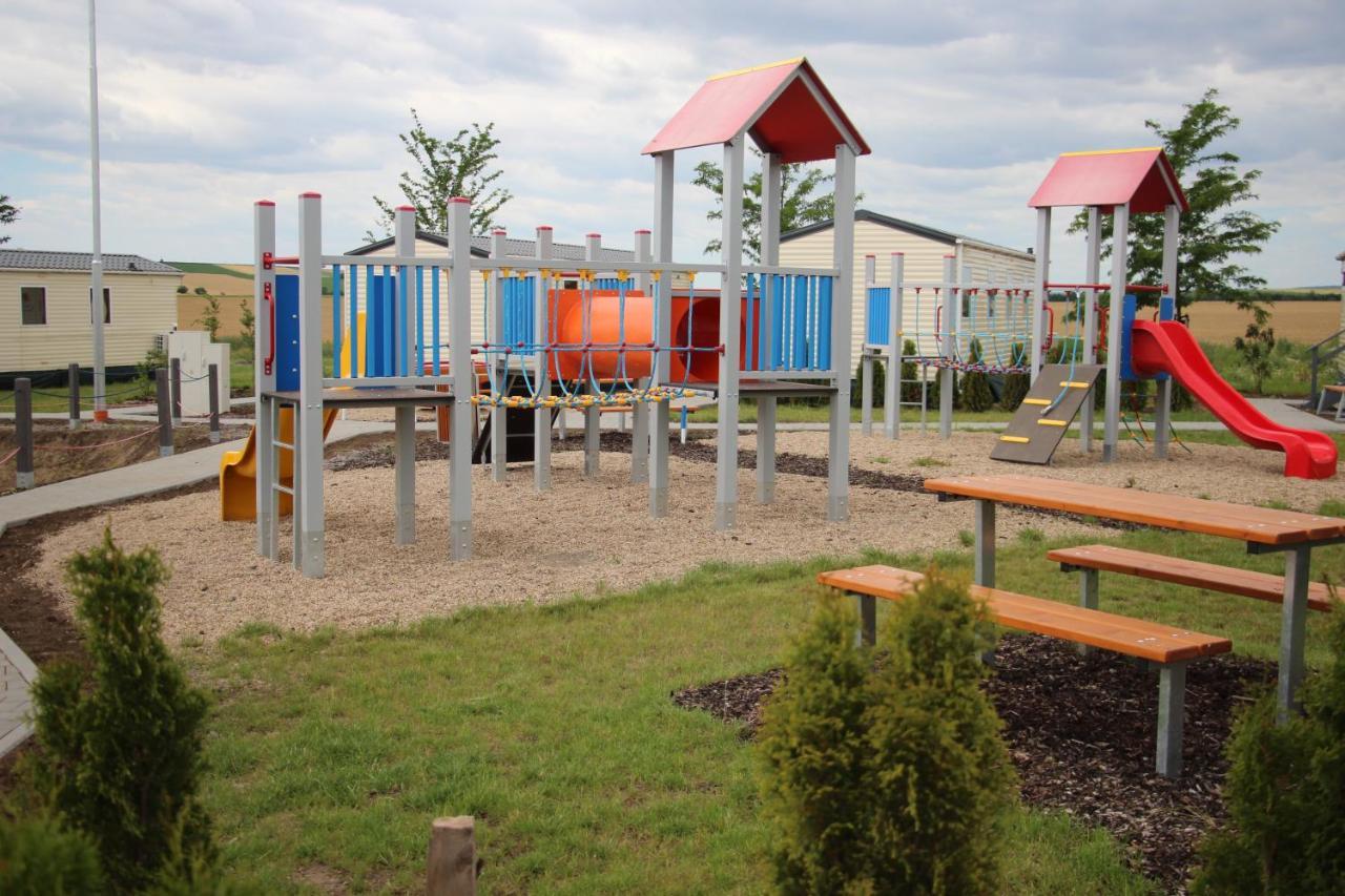 Merlin'S Camp Znojmo Extérieur photo